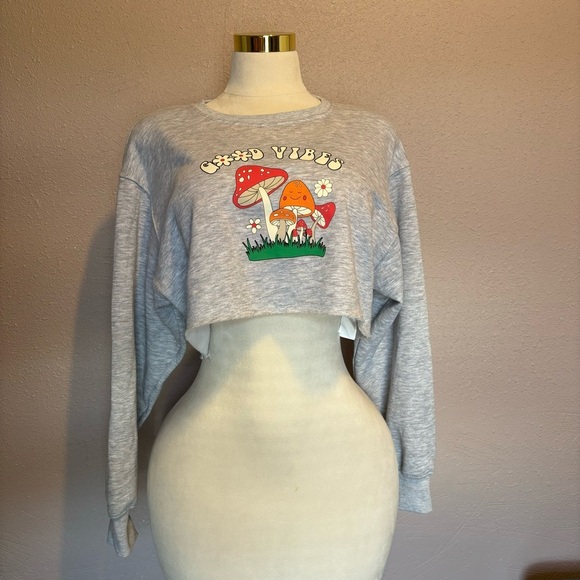 refuge Jackets & Blazers - Gray Cropped Sweatshirt with Mushroom Print, size M
